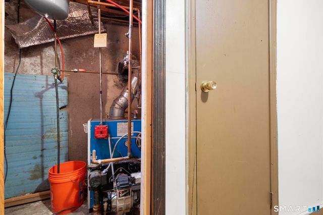 17 Dune Road, Enfield, CT 06082