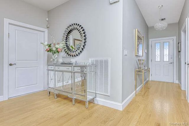 9 Westminster Way, Pomona, NY 10970