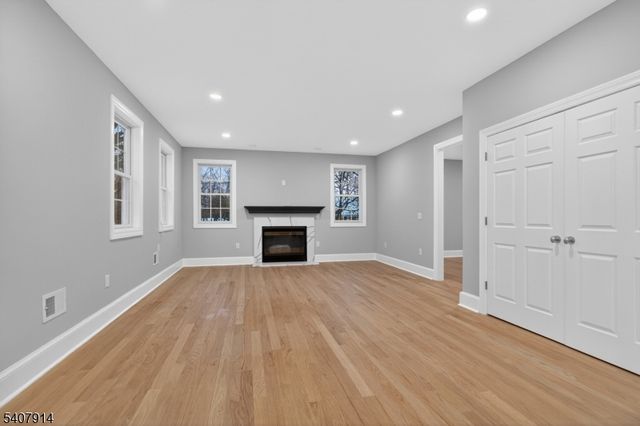 105 Woodfern Rd, Branchburg Twp., NJ 08853