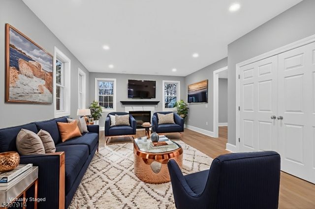 105 Woodfern Rd, Branchburg Twp., NJ 08853