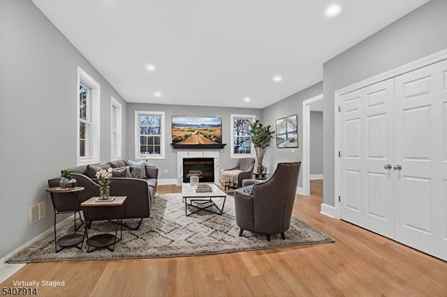 105 Woodfern Rd, Branchburg Twp., NJ 08853