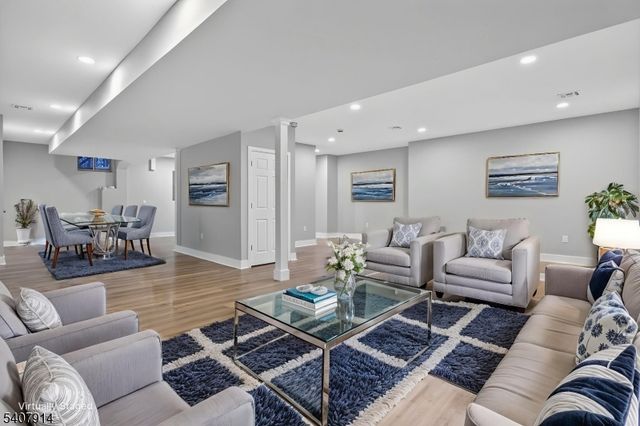 105 Woodfern Rd, Branchburg Twp., NJ 08853