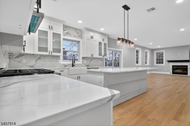 105 Woodfern Rd, Branchburg Twp., NJ 08853