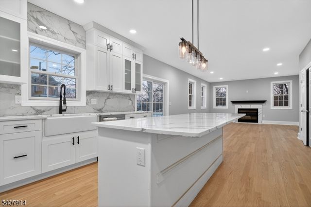 105 Woodfern Rd, Branchburg Twp., NJ 08853