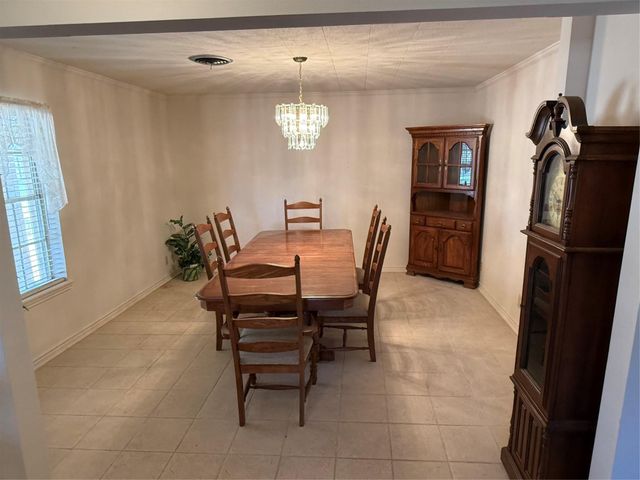 285 Meadowview Drive, El Campo, TX 77437