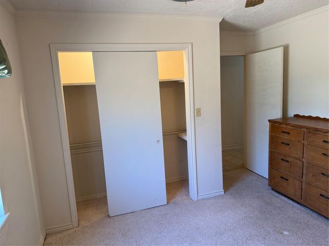 285 Meadowview Drive, El Campo, TX 77437