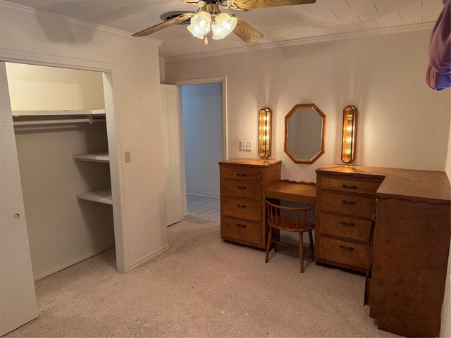 285 Meadowview Drive, El Campo, TX 77437