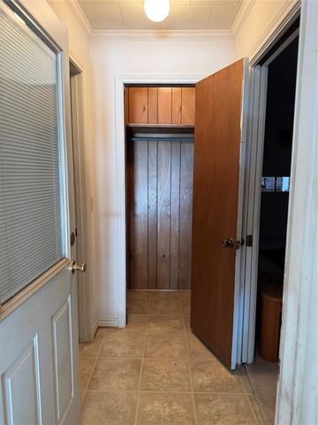 285 Meadowview Drive, El Campo, TX 77437