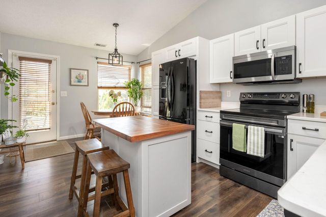 5109 Hilliard Green Drive, Hilliard, OH 43026