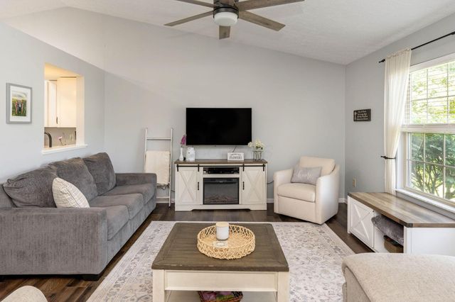 5109 Hilliard Green Drive, Hilliard, OH 43026