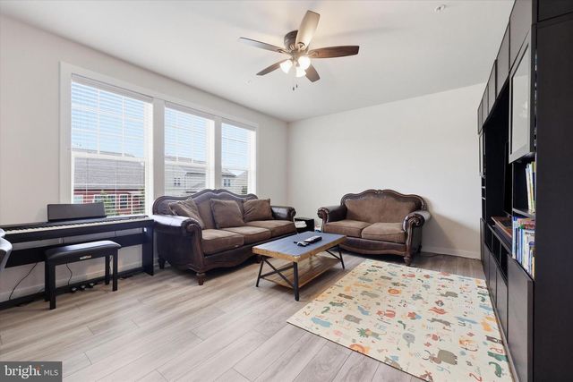 1906 GLADSTONE ST, Frederick, MD 21702
