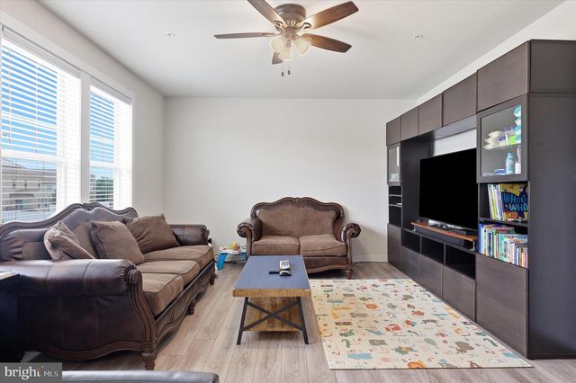 1906 GLADSTONE ST, Frederick, MD 21702