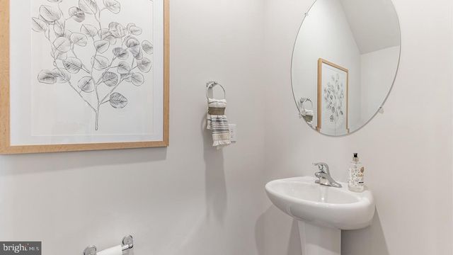 105 MAZZEO DR, Glassboro, NJ 08028