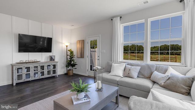 105 MAZZEO DR, Glassboro, NJ 08028