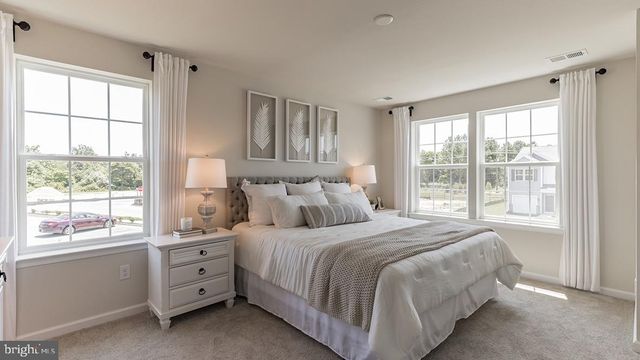 105 MAZZEO DR, Glassboro, NJ 08028