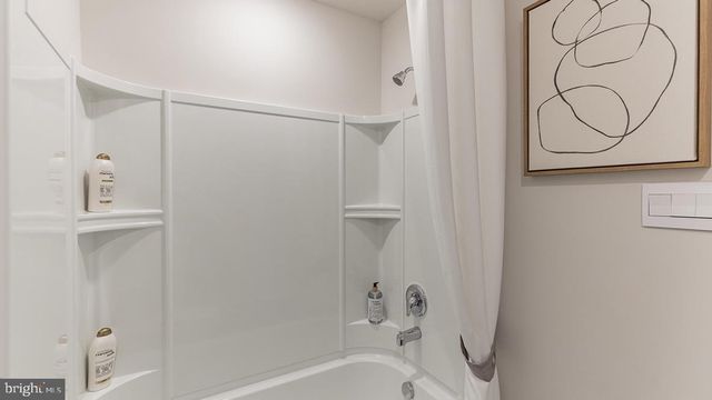 105 MAZZEO DR, Glassboro, NJ 08028