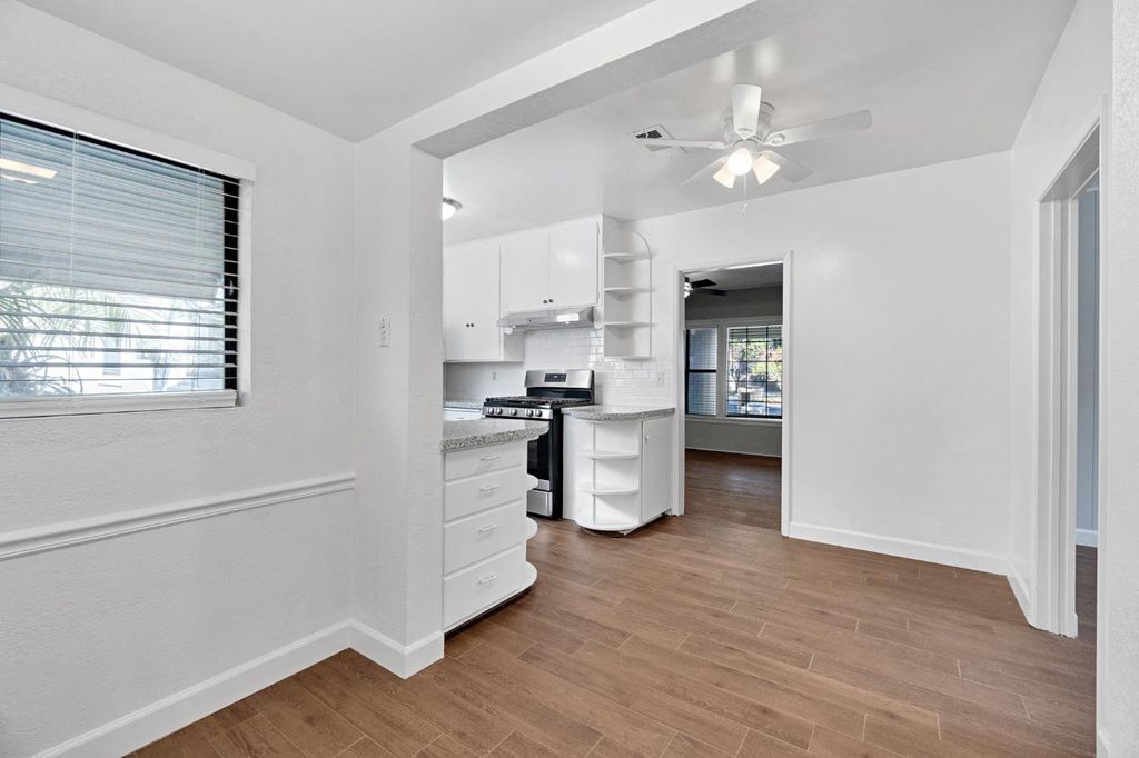 Image 11 of property listing at 1319 W Terrace Avenue, Fresno, CA 93705