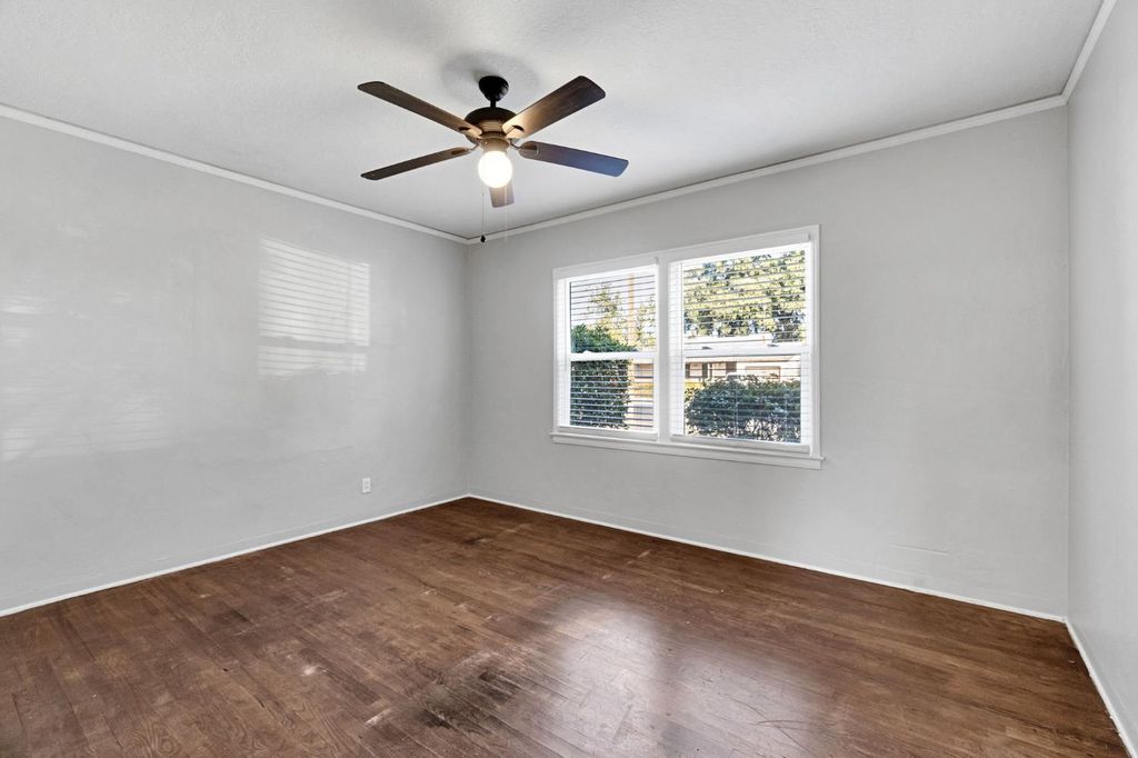 Image 17 of property listing at 1319 W Terrace Avenue, Fresno, CA 93705
