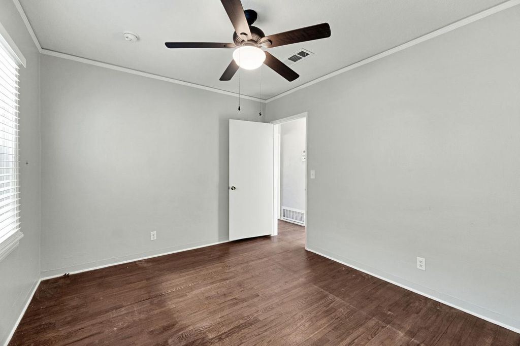 Image 21 of property listing at 1319 W Terrace Avenue, Fresno, CA 93705