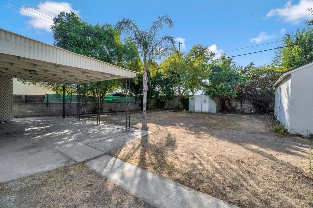 Image 23 of property listing at 1319 W Terrace Avenue, Fresno, CA 93705