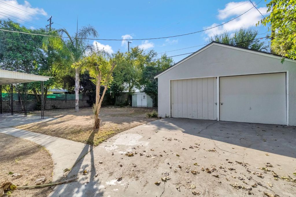 Image 24 of property listing at 1319 W Terrace Avenue, Fresno, CA 93705