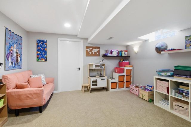 4870 S 122nd STREET, Greenfield, WI 53228