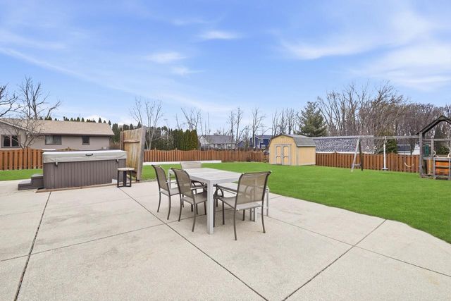 4870 S 122nd STREET, Greenfield, WI 53228