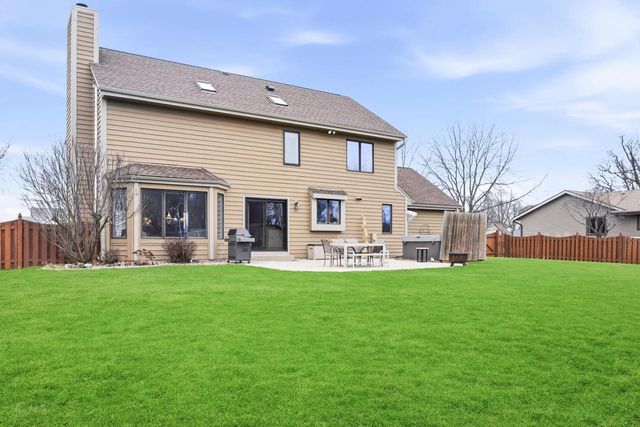 4870 S 122nd STREET, Greenfield, WI 53228