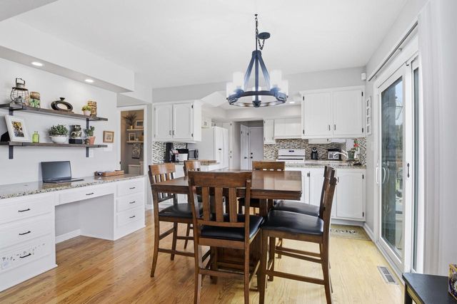 4870 S 122nd STREET, Greenfield, WI 53228