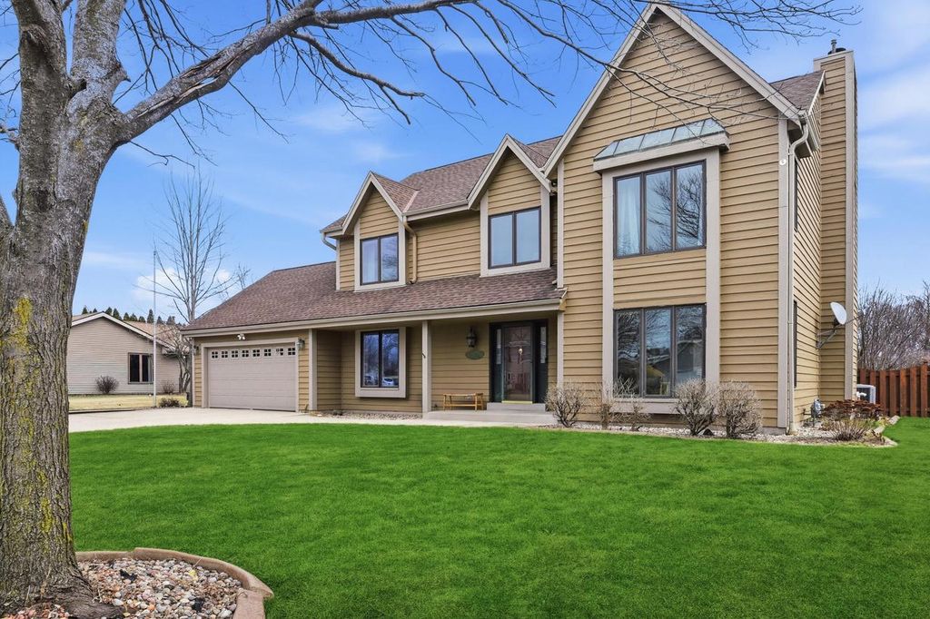 4870 S 122nd STREET, Greenfield, WI 53228