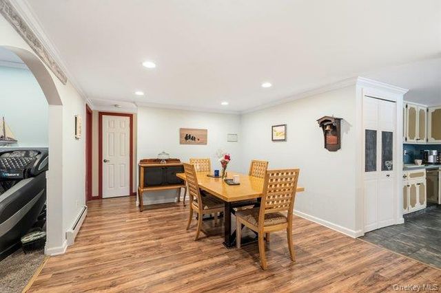1 Grendon Lane, Farmingville, NY 11738