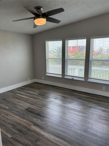 4110 3rd Street, Galveston, TX 77554