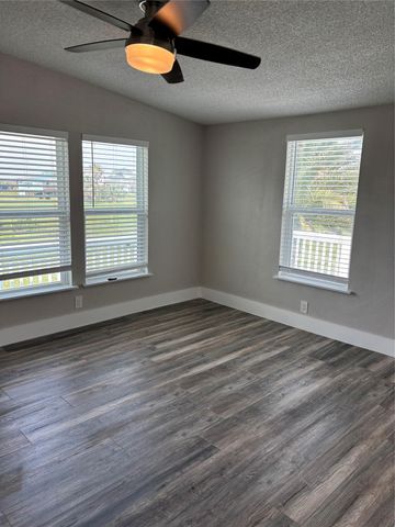 4110 3rd Street, Galveston, TX 77554