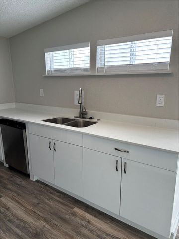 4110 3rd Street, Galveston, TX 77554