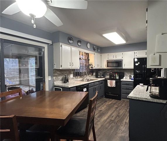 1204 Blueberry Drive, Harrisonville, MO 64701