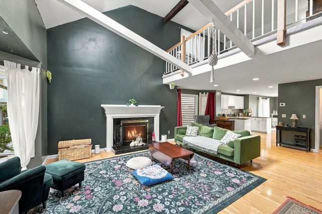207 Copperwood Dr 37, Stoughton, MA 02072