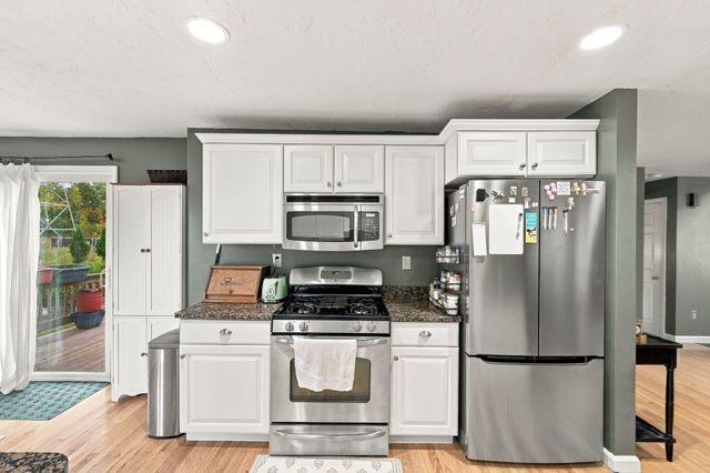 207 Copperwood Dr 37, Stoughton, MA 02072