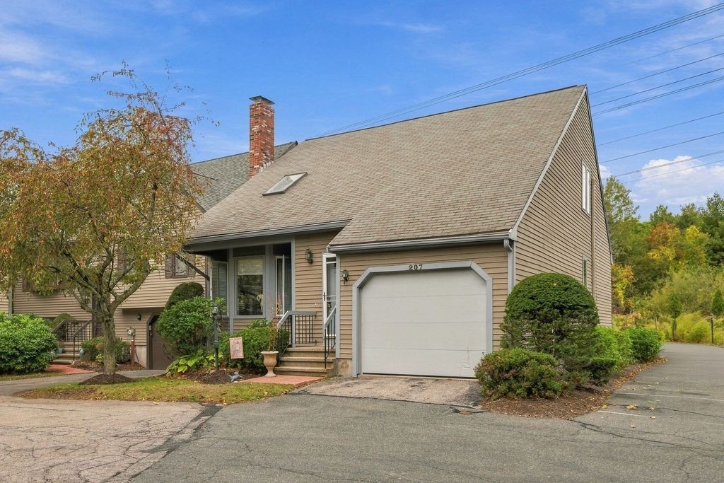 207 Copperwood Dr 37, Stoughton, MA 02072