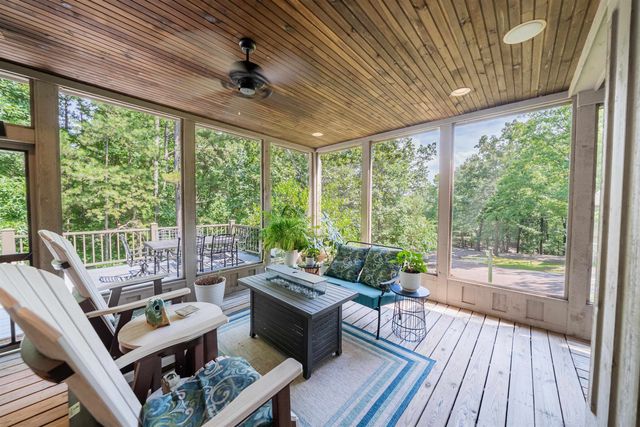 1405 POINT GRAND DR, Savannah, TN 38372
