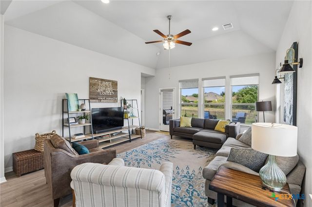 334 Blue Oak Boulevard, San Marcos, TX 78666