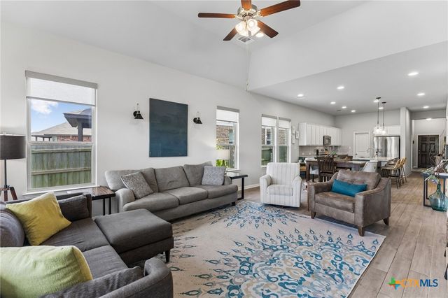 334 Blue Oak Boulevard, San Marcos, TX 78666