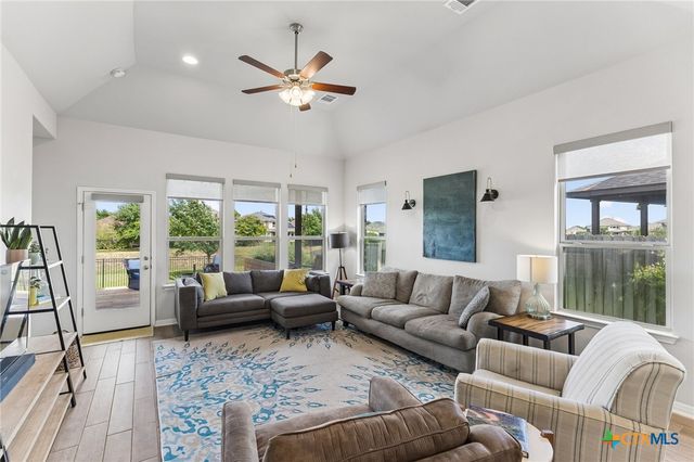 334 Blue Oak Boulevard, San Marcos, TX 78666