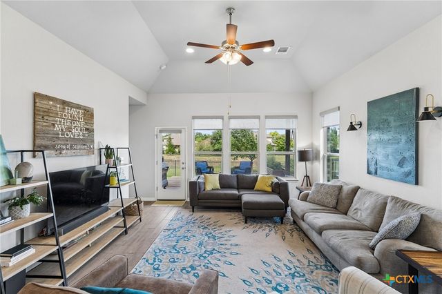 334 Blue Oak Boulevard, San Marcos, TX 78666