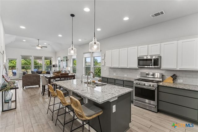 334 Blue Oak Boulevard, San Marcos, TX 78666