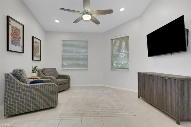 1465 Mariposa CIR 201, Naples, FL 34105