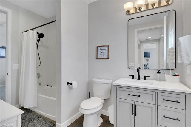 1465 Mariposa CIR 201, Naples, FL 34105