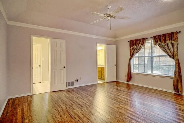 5705 Royal Club Drive, Arlington, TX 76017