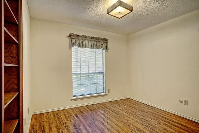 5705 Royal Club Drive, Arlington, TX 76017
