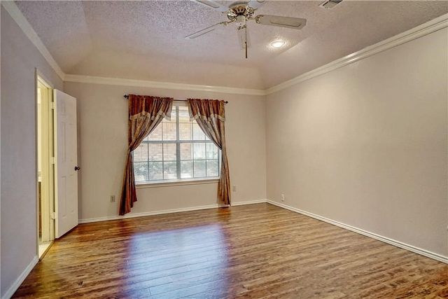5705 Royal Club Drive, Arlington, TX 76017