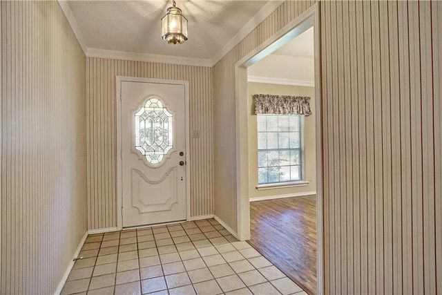5705 Royal Club Drive, Arlington, TX 76017